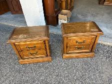 Free delivery used Victoriaville Oak Nightstands (Pair) - Photo 4