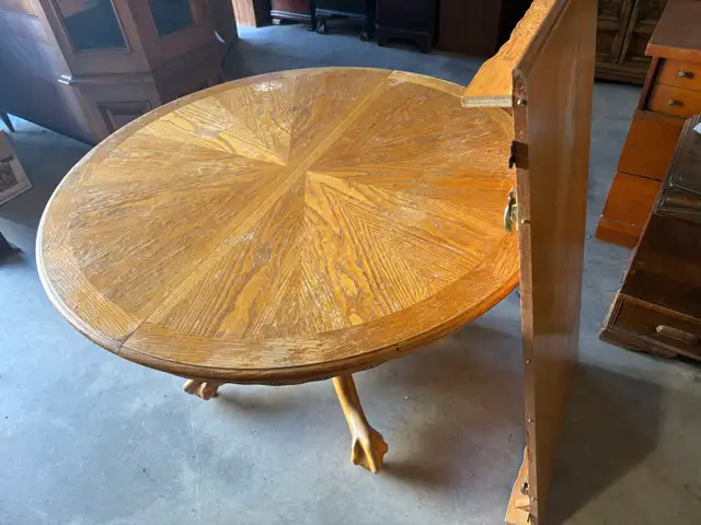Free delivery used Round Oak Pedestal Table