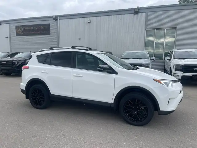 2018 Toyota RAV4 SE AWD/NAVI/CAM/LEATHER/ROOF/LOW KM