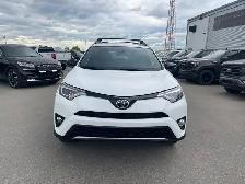 2018 Toyota RAV4 SE AWD/NAVI/CAM/LEATHER/ROOF/LOW KM - Photo 2