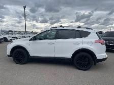 2018 Toyota RAV4 SE AWD/NAVI/CAM/LEATHER/ROOF/LOW KM - Photo 4