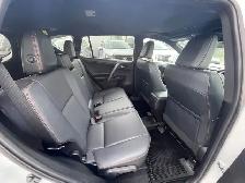 2018 Toyota RAV4 SE AWD/NAVI/CAM/LEATHER/ROOF/LOW KM - Photo 11