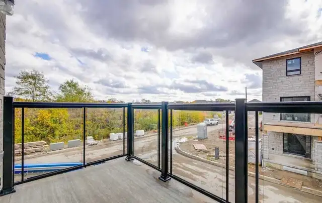 MODERN 3-BEDROOM TOWNHOUSE IN CAMBRIDGE