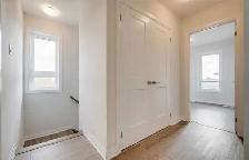 MODERN 3-BEDROOM TOWNHOUSE IN CAMBRIDGE - Photo 3