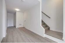 MODERN 3-BEDROOM TOWNHOUSE IN CAMBRIDGE - Photo 5