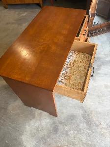Free delivery antique Vintage Wooden Desk with Drawers - Photo 5
