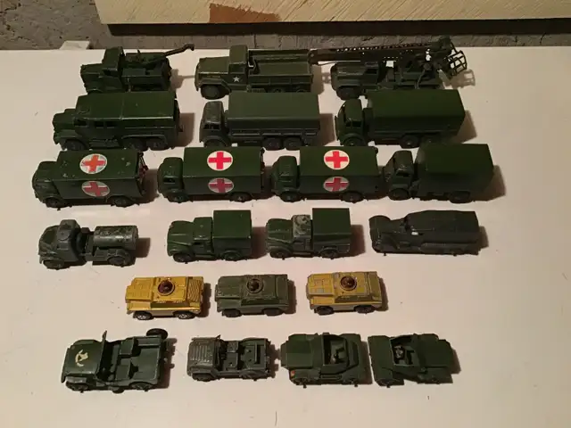 MILITARY VEHICLE TOYS. 202