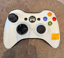 Xbox 360 Controllers - x4 Available ( 3 Wireless, 1 Wired ) - Photo 2
