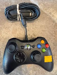 Xbox 360 Controllers - x4 Available ( 3 Wireless, 1 Wired ) - Photo 5