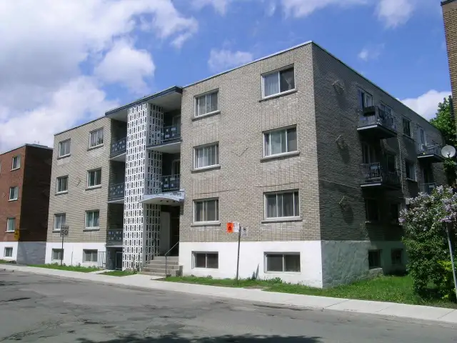 NDG (Loyola) - 3½ heating   hot water   parking included!
