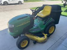 Riding lawn tractor - Photo 3