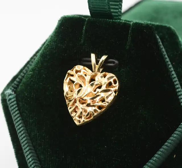 10K OPENWORK HEART PENDANT
