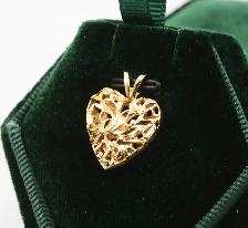 10K OPENWORK HEART PENDANT
