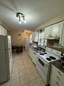 Extra large room balcony rent now or July 1st, Bathurst & Wilson - Photo 6