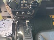 2015 Jeep Wrangler Unlimited Sahara 4dr 4x4 Manual - Photo 15