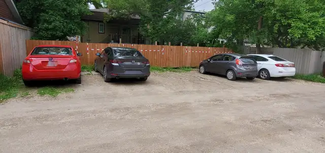 Parking spot 5 min walk to University of Sask