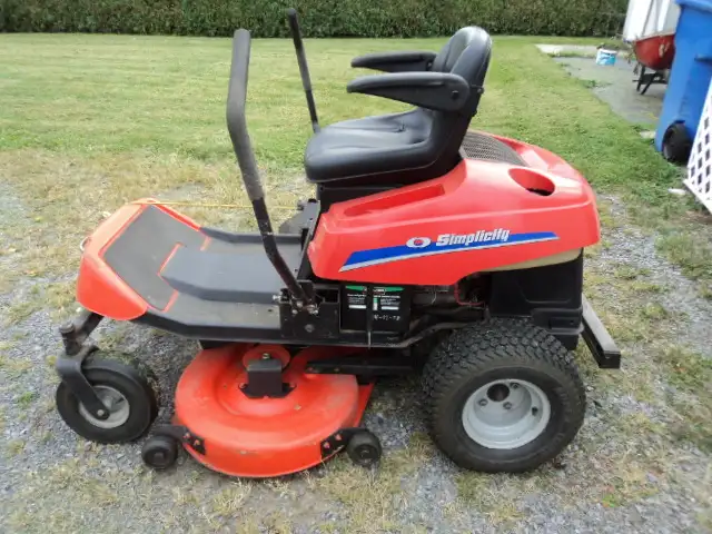 POUR BRICOLEUR TRACTEUR HYDROSTATIQUE 202 HP