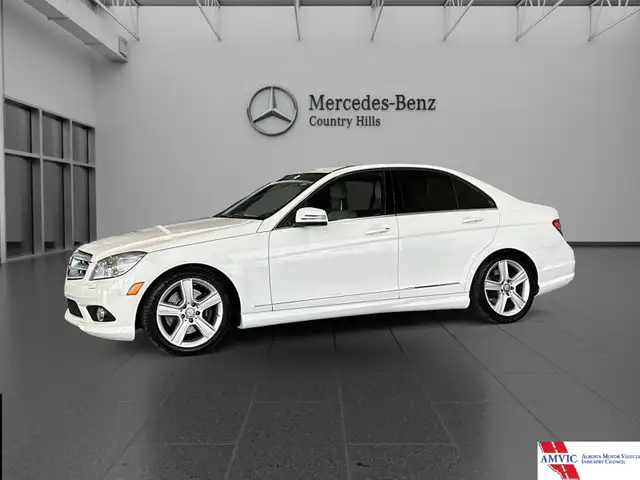 2010 Mercedes-Benz C300 4MATIC Sedan Low km's! Great value!