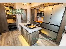2024 Grand Design Solitude 380FL - Photo 30