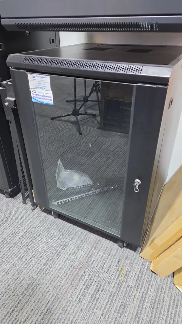 Wall Mount Cabinet 15U x 24″ Depth, 15U 600MM With Wheels