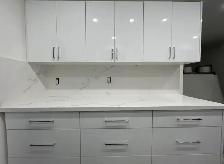 Plain White Countertop With Stylish Island - Photo 2