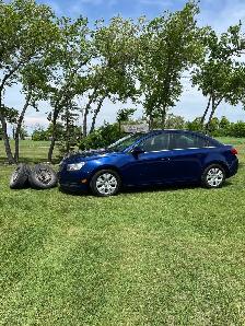 2013 Chevy Cruz - Photo 2