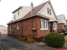 Spacious New 1 BEDROOM   Plus Den/Office - LOWER UNIT - Photo 2