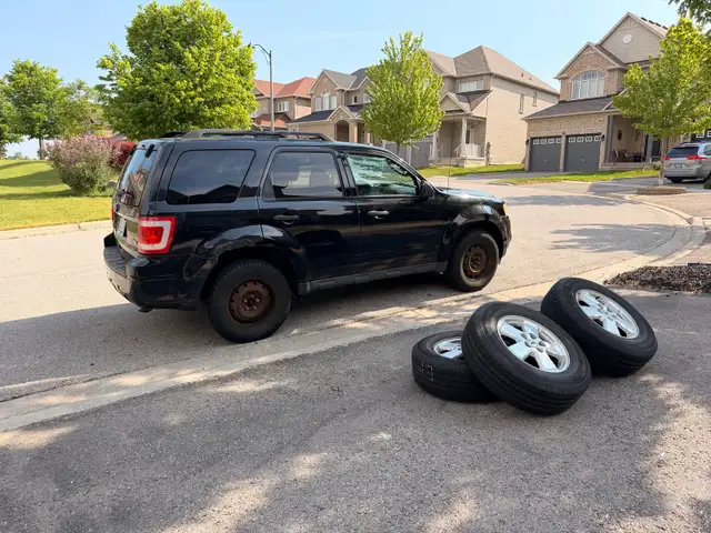 2011 Ford Escape XLT - AWD - V6 - Remote Starter!