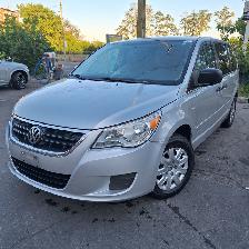 2012 Volkswagen Routan Trendline, only 114,300 km! 25 service re