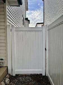 White vinyl fence - Photo 3