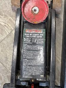 Motomaster 3 Ton 008-10416 Mechanic Floor Jack with Handle - Photo 2