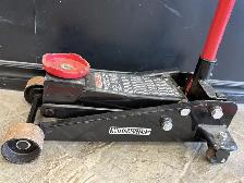 Motomaster 3 Ton 008-10416 Mechanic Floor Jack with Handle - Photo 3