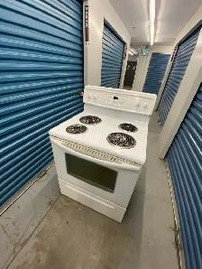 FRIDGDAIRE WHITE COIL ELECTRIC STOVE - Photo 3