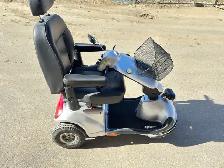 SHOPRIDER VOYAGER Mobility SCOOTER  - ONLY $1,500 - Photo 2