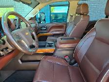 2019 Chevrolet Silverado 3500HD High Country / DUALLY / 4X4 / DI - Photo 19