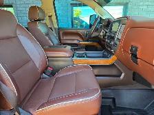 2019 Chevrolet Silverado 3500HD High Country / DUALLY / 4X4 / DI - Photo 28