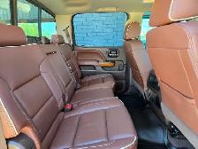 2019 Chevrolet Silverado 3500HD High Country / DUALLY / 4X4 / DI - Photo 29
