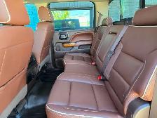 2019 Chevrolet Silverado 3500HD High Country / DUALLY / 4X4 / DI - Photo 30