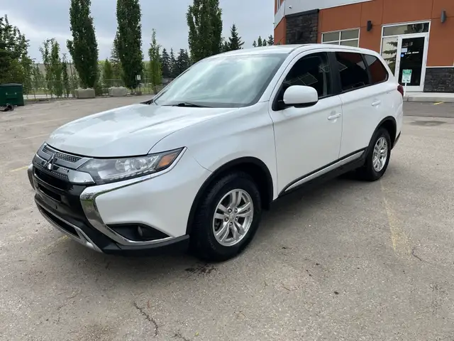 2020 Mitsubishi Outlander ES
