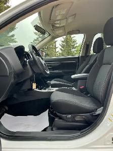2020 Mitsubishi Outlander ES - Photo 15