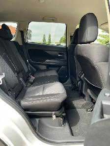 2020 Mitsubishi Outlander ES - Photo 17