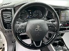 2020 Mitsubishi Outlander ES - Photo 23