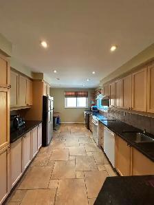 Best Deal! Very Spacious! Really Bright 3-bedroom Unit Rent - Photo 4