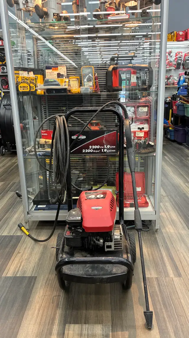 Brigs Stratton 2200 PSI Pressure Washer