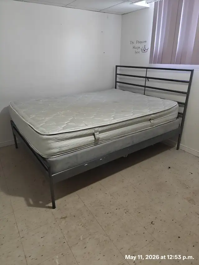 Sofa and bed for pick-up