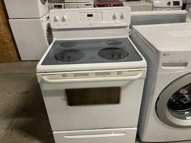 Cuisinière blanche vitrocéramique Kelvinator