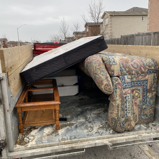 Barrie Junk Removal | Hot Tubs Estates Garages | Call Now