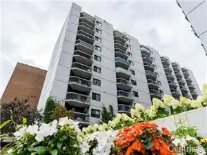 !2 BEDROOM CONDO IN GOLDEN SQUARE MILE  ! BEST LOCATION DOWNTOWN