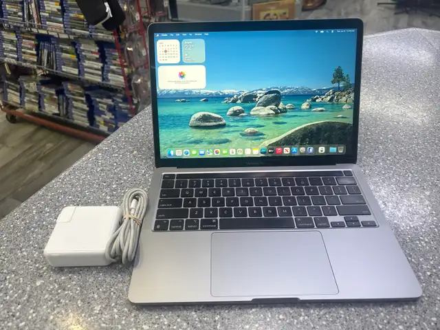 MacBook Pro 2020 13" M1 16GB 256GB Touch ID/Bar