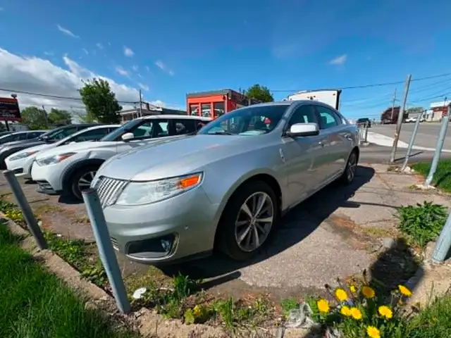 Lincoln MKS 2009 Limited $4995. Rusty 450-820-0550